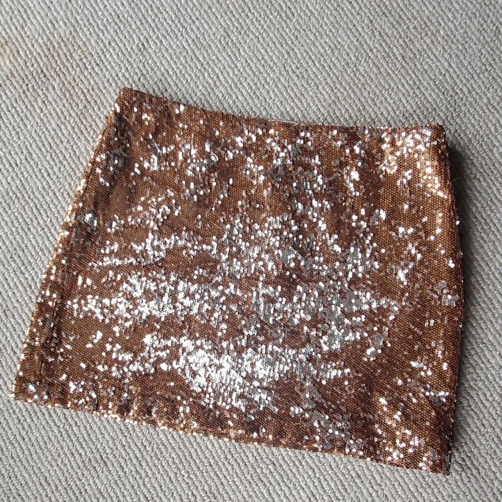 NWOT Gold silver sequin mini skirt M